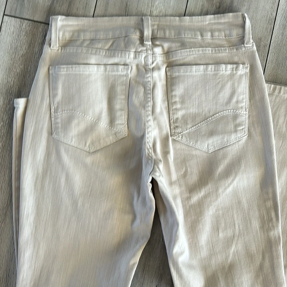 NYDJ cream colored ankle jeans size 0P petite zero